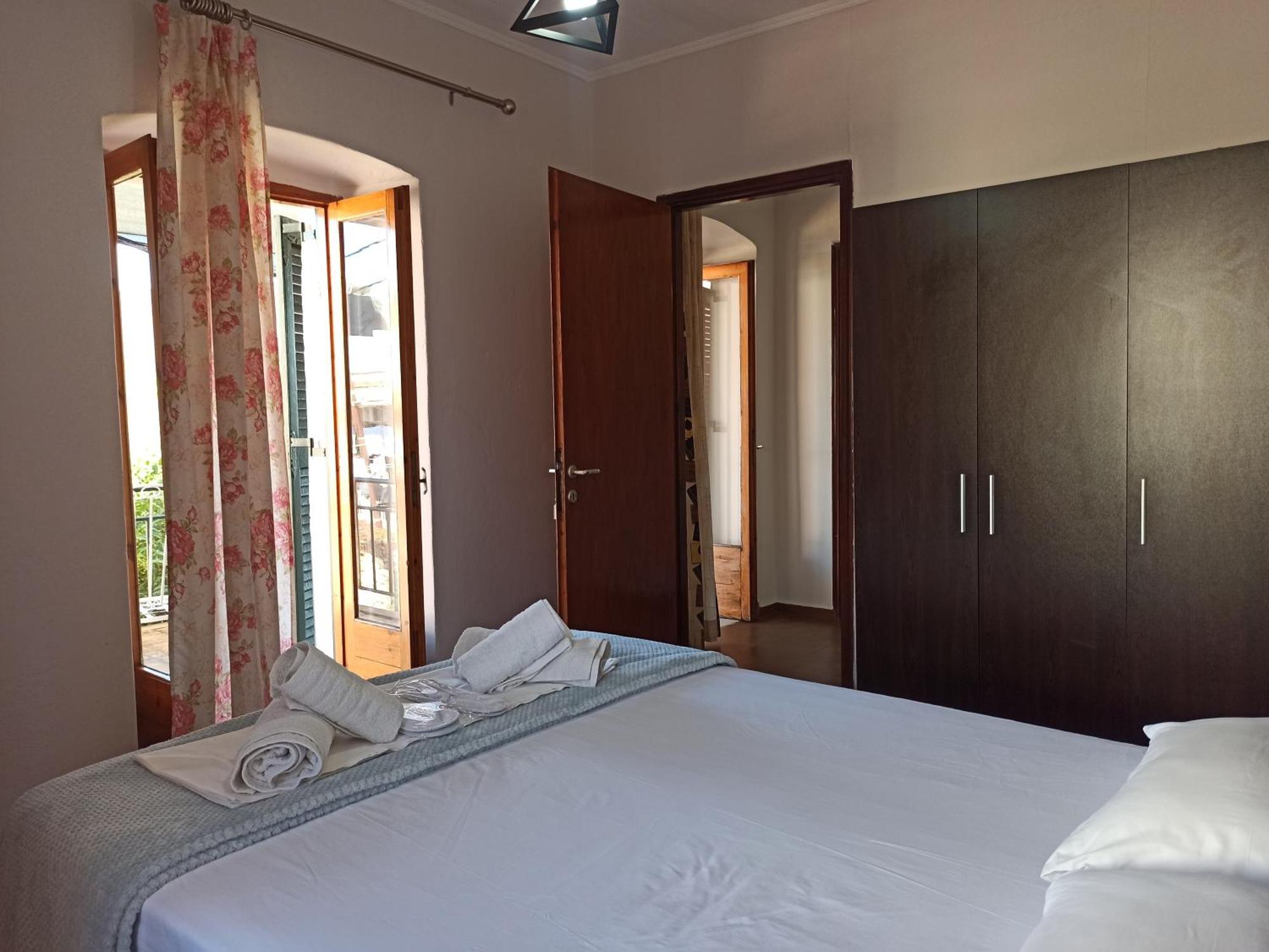 Poseidon Apartments Гайос Екстериор снимка