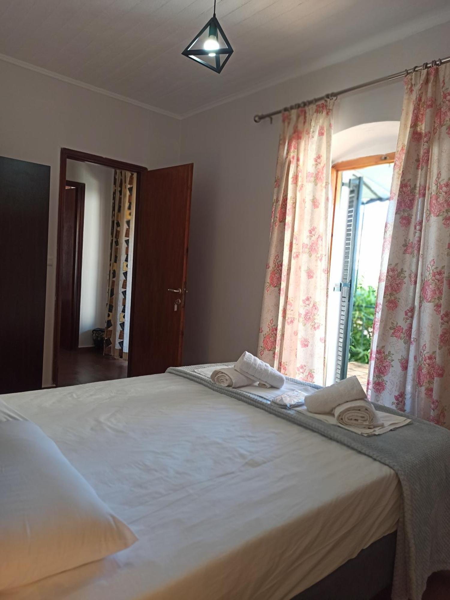 Poseidon Apartments Гайос Екстериор снимка
