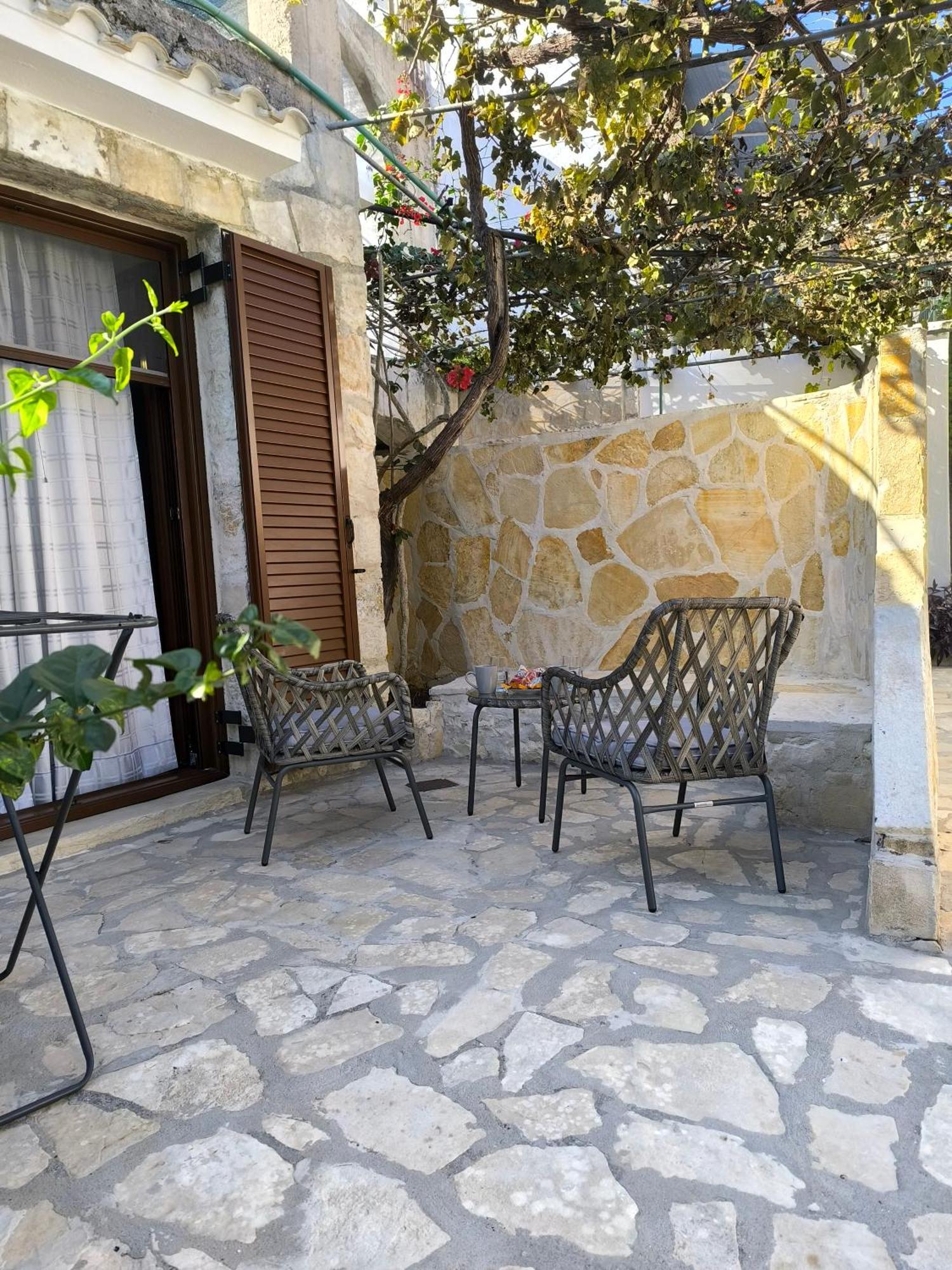 Poseidon Apartments Гайос Екстериор снимка