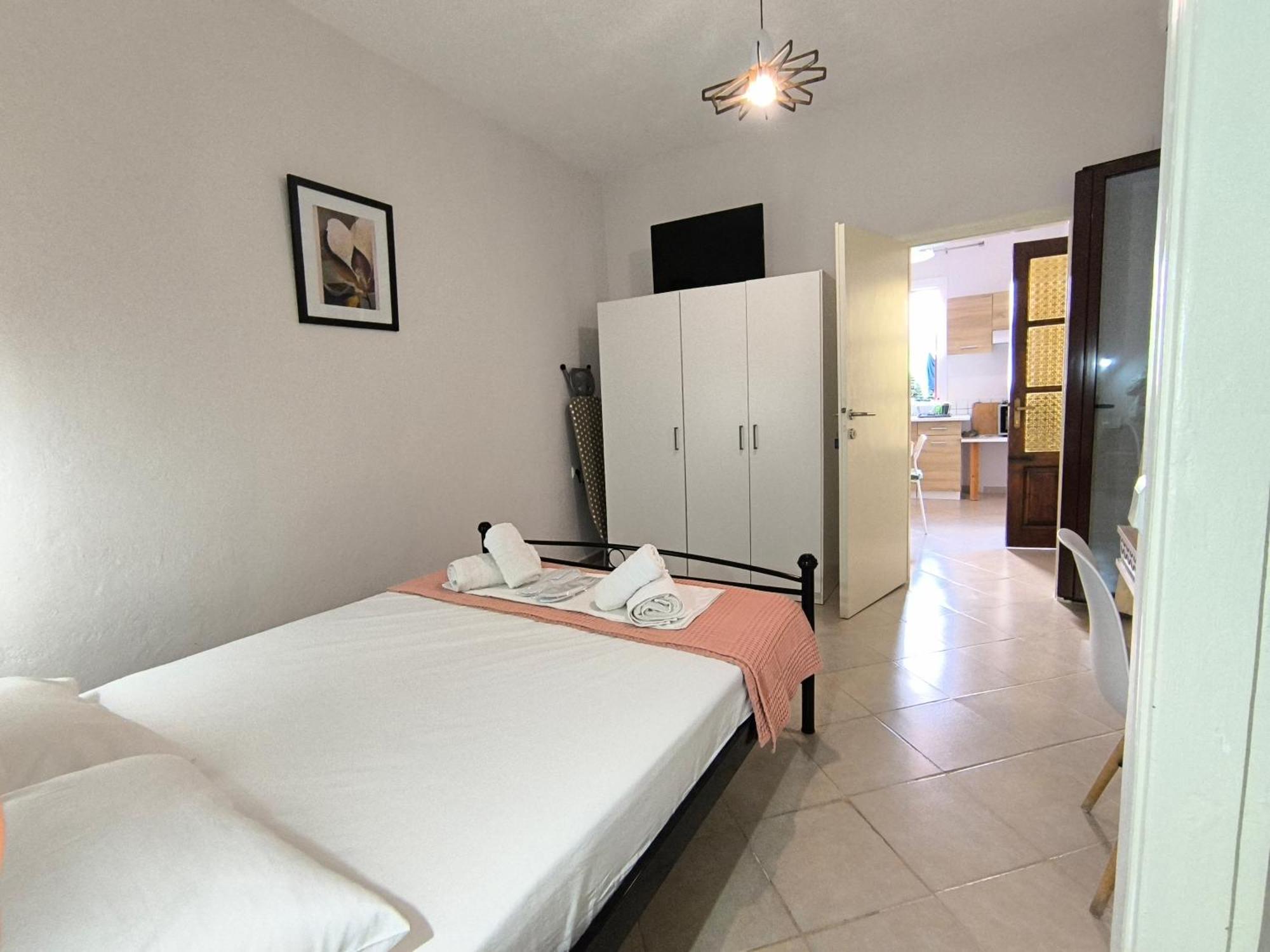 Poseidon Apartments Гайос Екстериор снимка