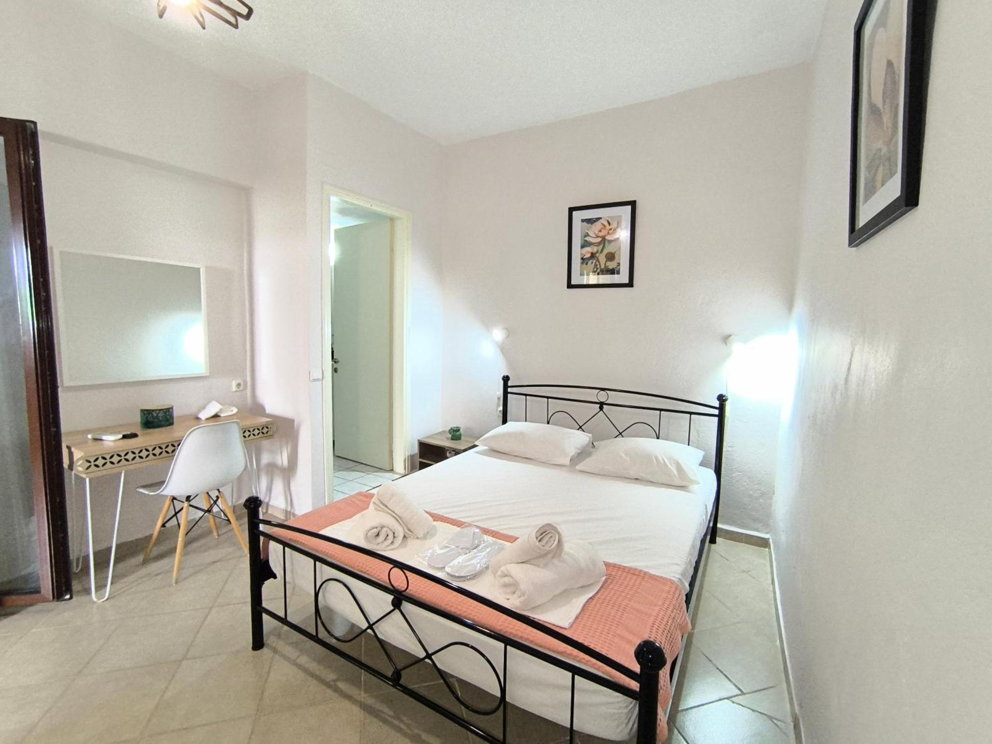 Poseidon Apartments Гайос Екстериор снимка