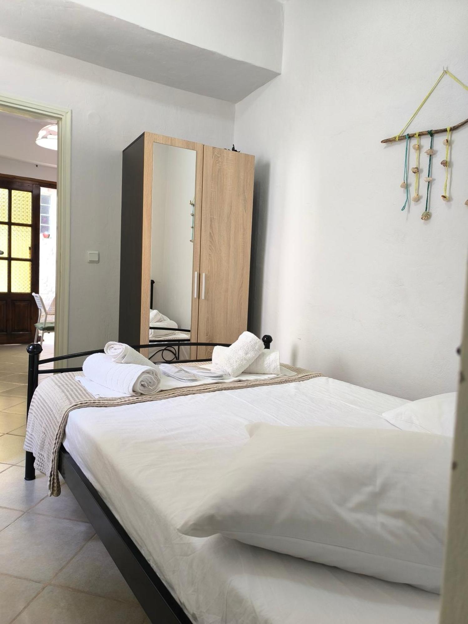 Poseidon Apartments Гайос Стая снимка